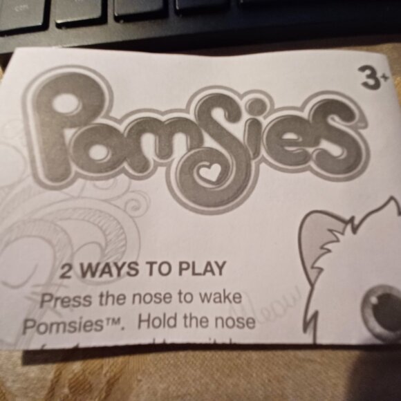 Pomsies Brush & Instructional Sheet - Picture 4 of 4